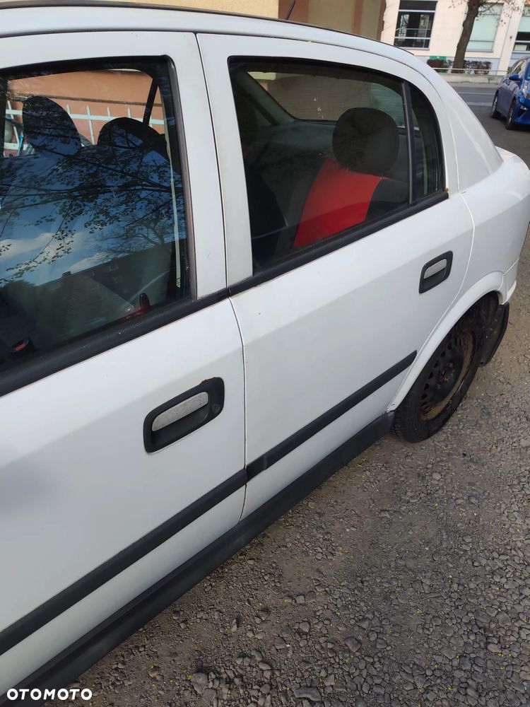 Opel Astra 1.4 - 7