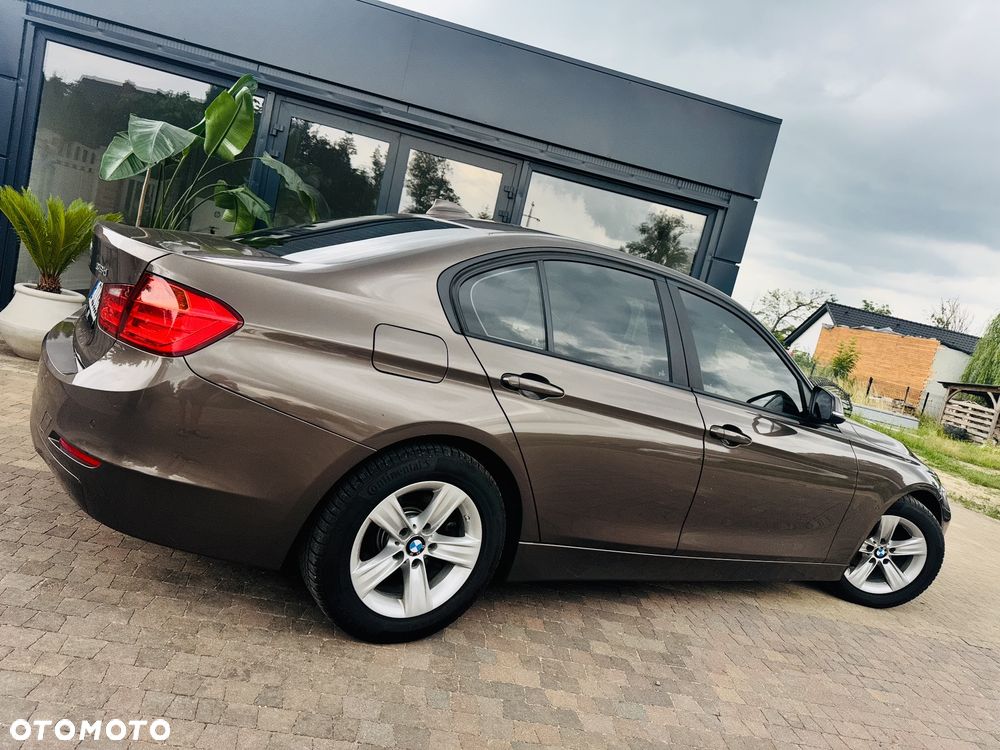 BMW Seria 3 316d DPF Edition Exclusive - 34