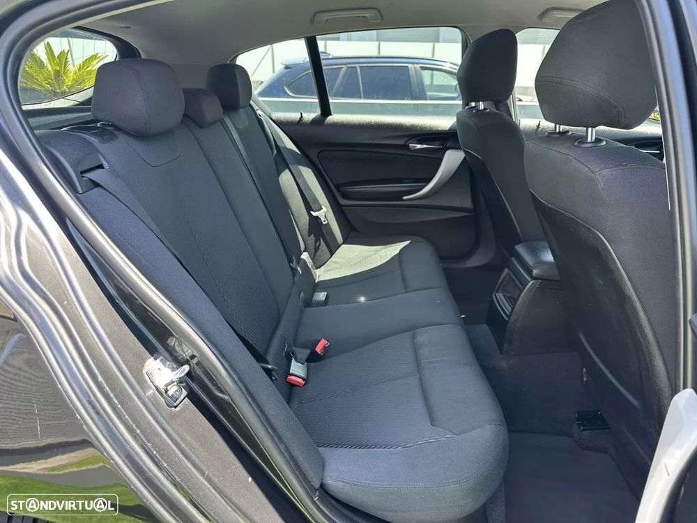 BMW 116 d Aut. Sport Line - 43