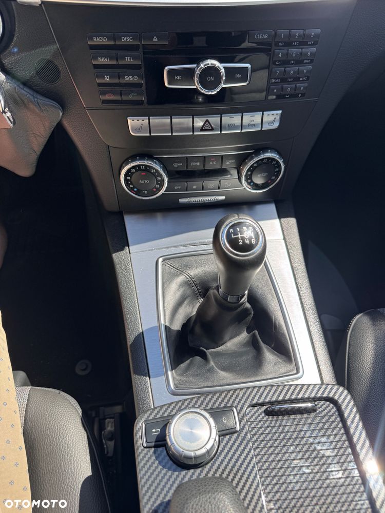 Mercedes-Benz Klasa C 180 Kompressor BlueEFFICIENCY Avantgarde - 17