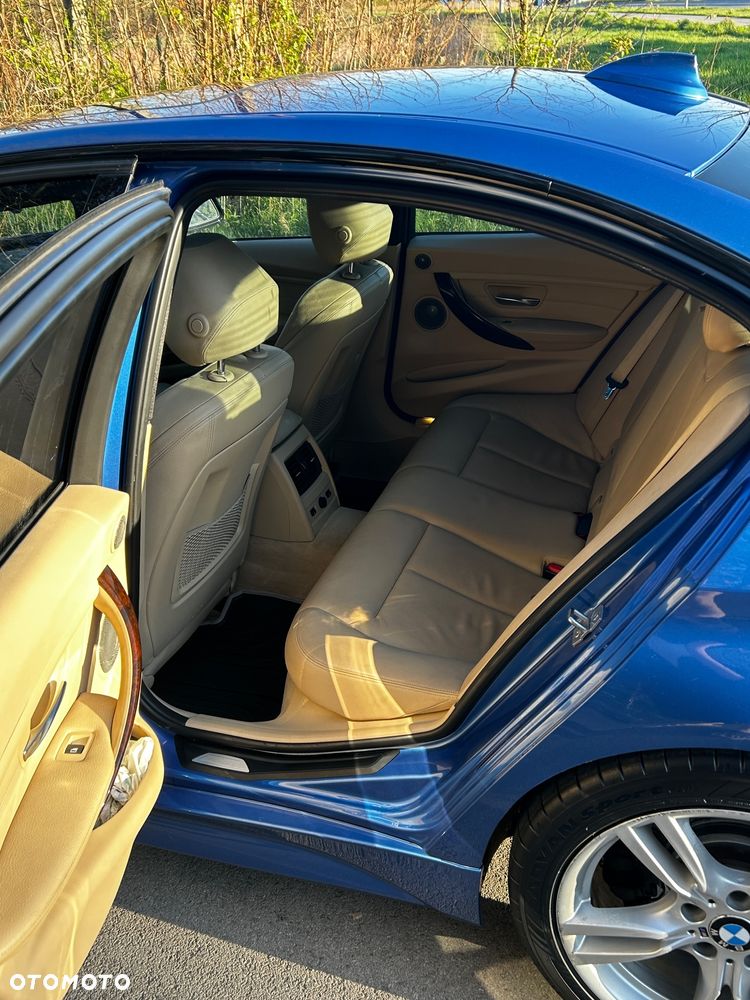 BMW Seria 3 335i xDrive Edition Sport - 17