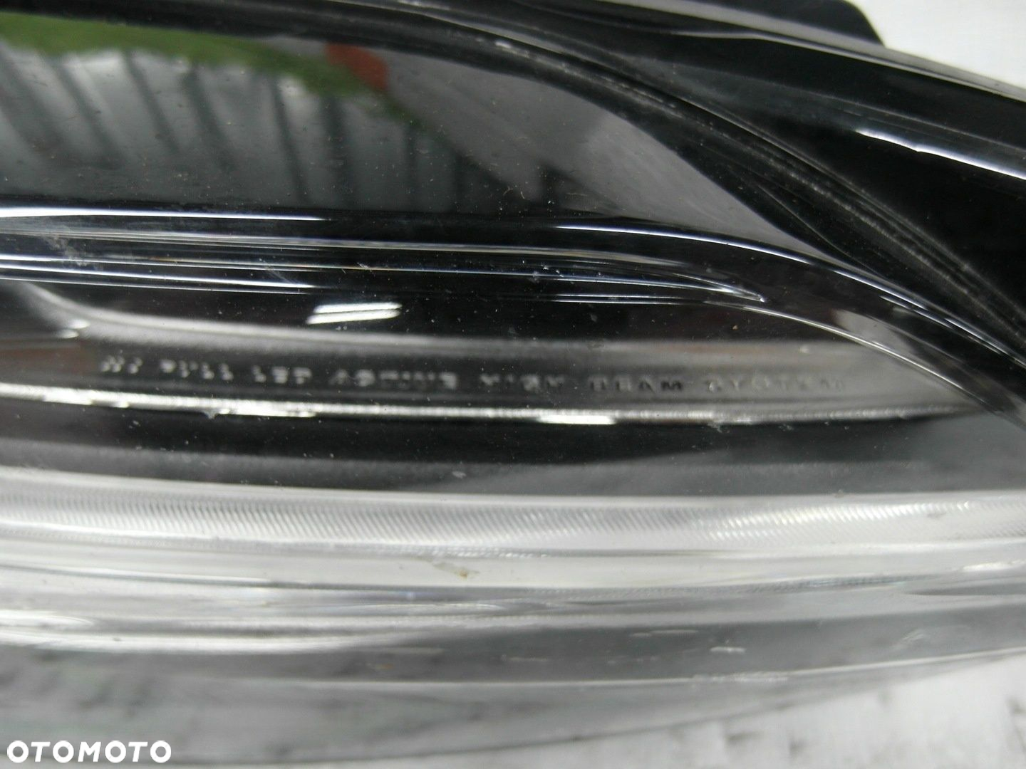 VOLVO V60 II FULL LED LAMPA PRZEDNIA PRAWA RYSA NA SZKLE - 4