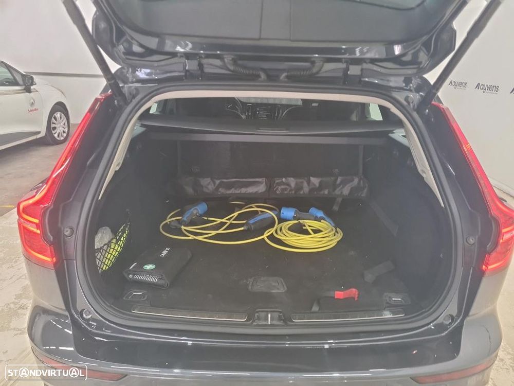 Volvo V60 2.0 T8 AWD TE Momentum Plus - 10