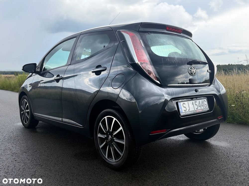 Toyota Aygo x-clusiv - 14