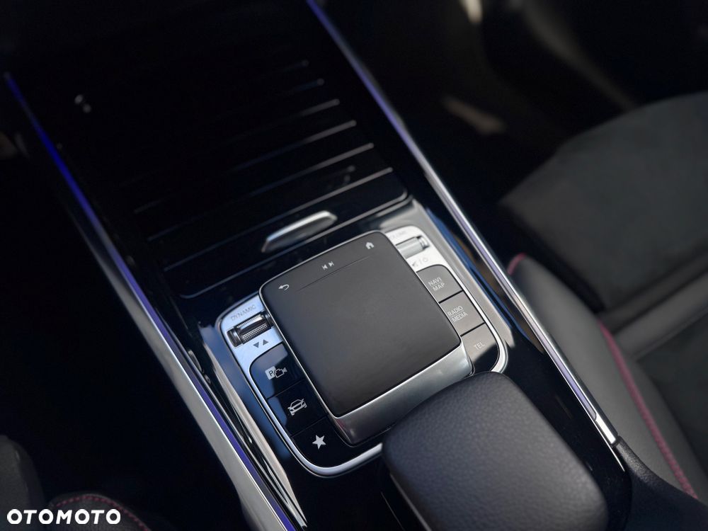 Mercedes-Benz GLB 200 d AMG Line 8G-DCT - 25