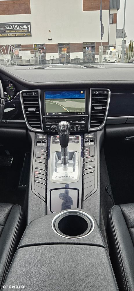 Porsche Panamera - 21