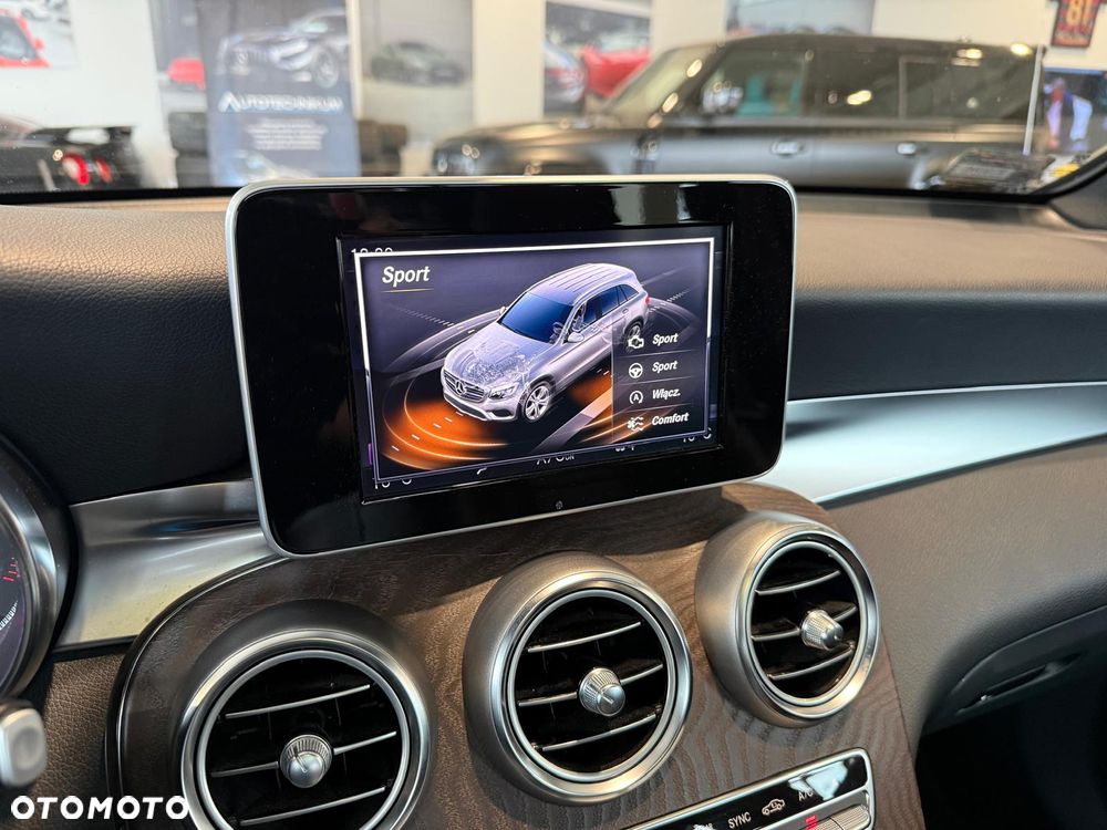 Mercedes-Benz GLC 220 d 4Matic 9G-TRONIC Exclusive - 24