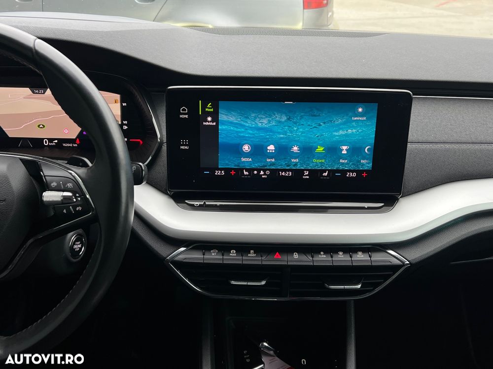 Skoda Octavia Combi 2.0 TDI DSG First Edition - 18