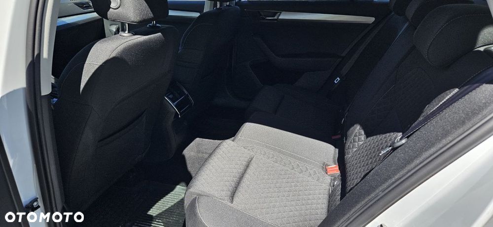 Skoda Superb 2.0 TDI SCR Ambition DSG - 21