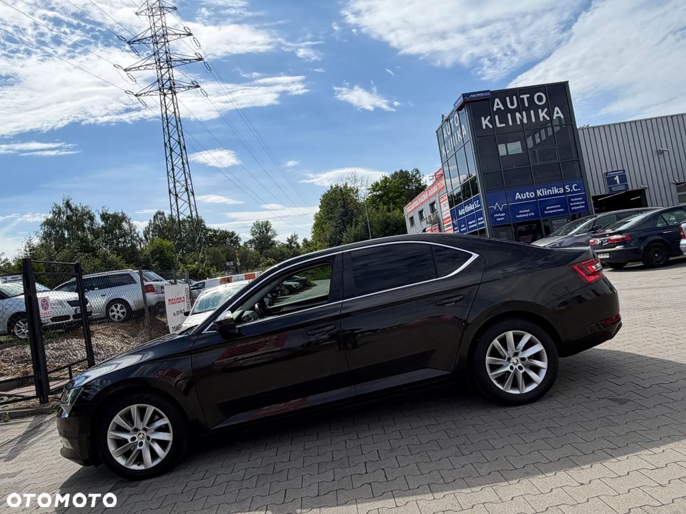 Skoda Superb 1.5 TSI ACT Ambition - 3