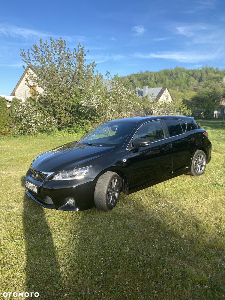 Lexus CT - 3