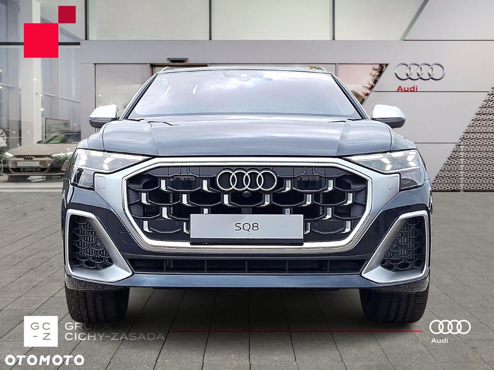 Audi SQ8 - 8