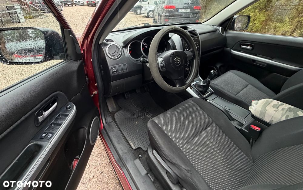 Suzuki Grand Vitara 2.0 Comfort + - 7