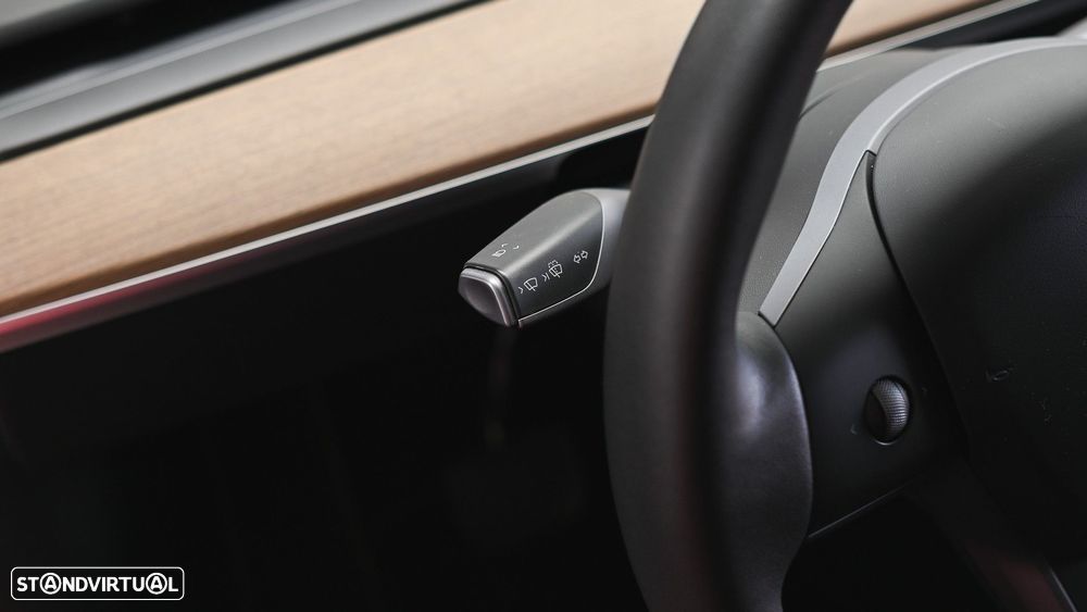 Tesla Model Y Long Range Dual Motor AWD - 42