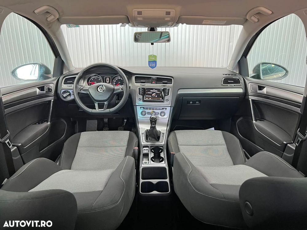 Volkswagen Golf - 5