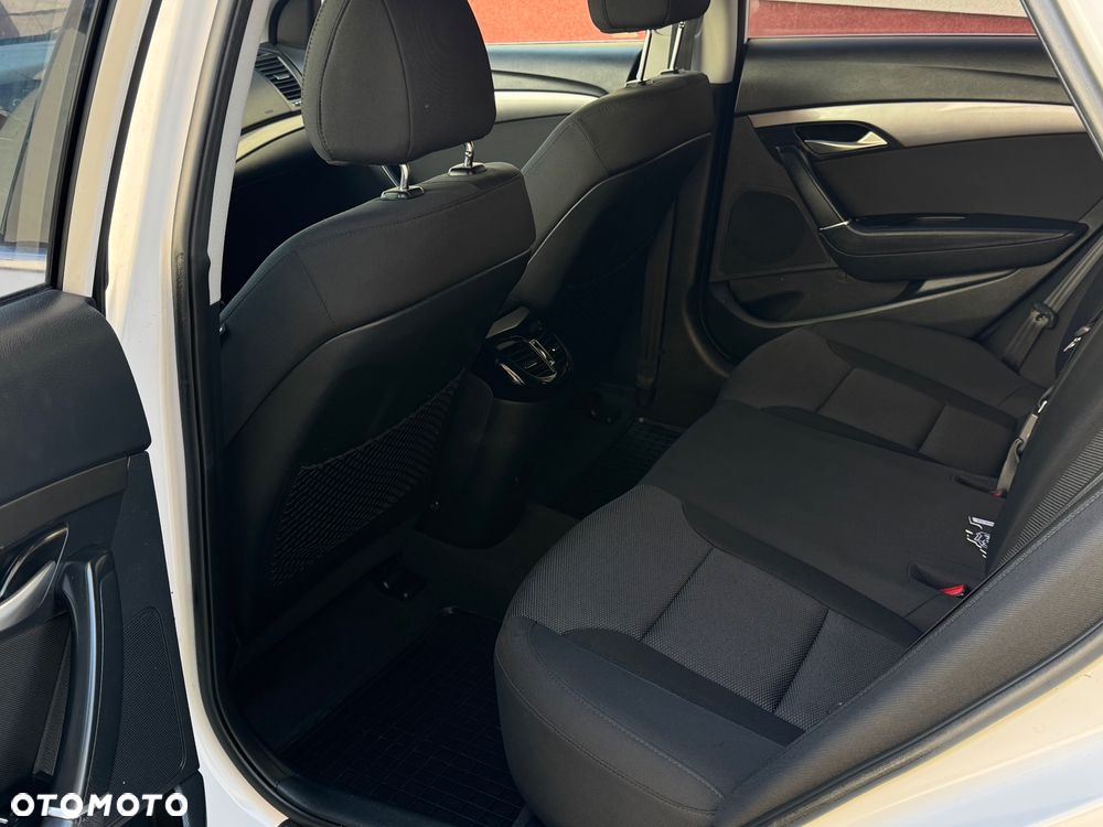 Hyundai i40 1.6 Comfort - 12