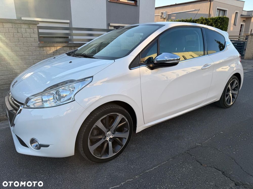 Peugeot 208 1.6 THP Allure - 1