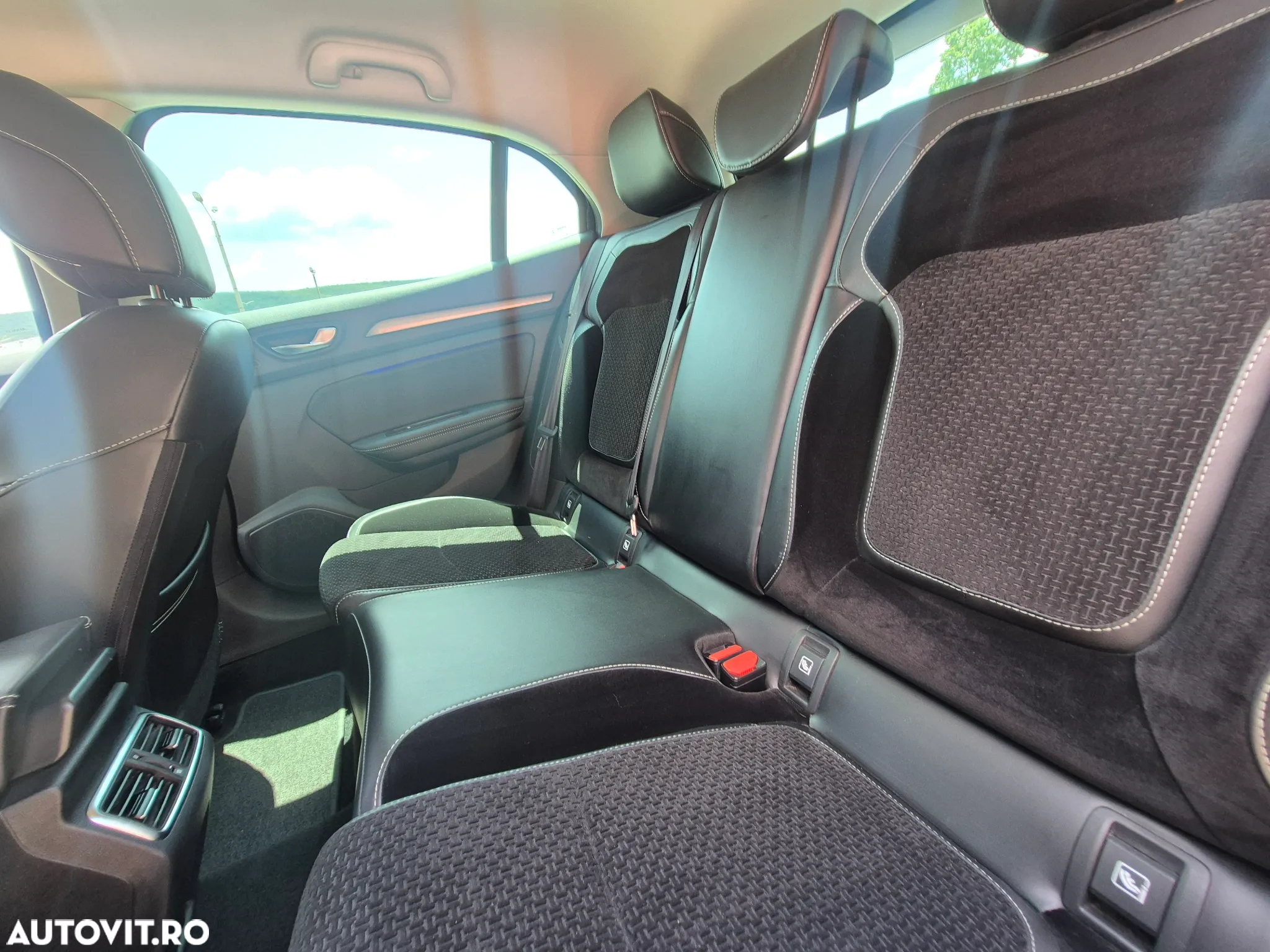 Renault Megane ENERGY dCi EDC Intens - 10
