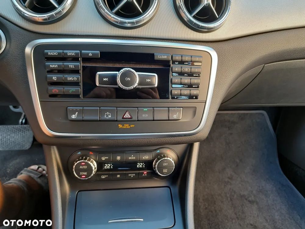 Mercedes-Benz CLA 250 7G-DCT Sport - 24