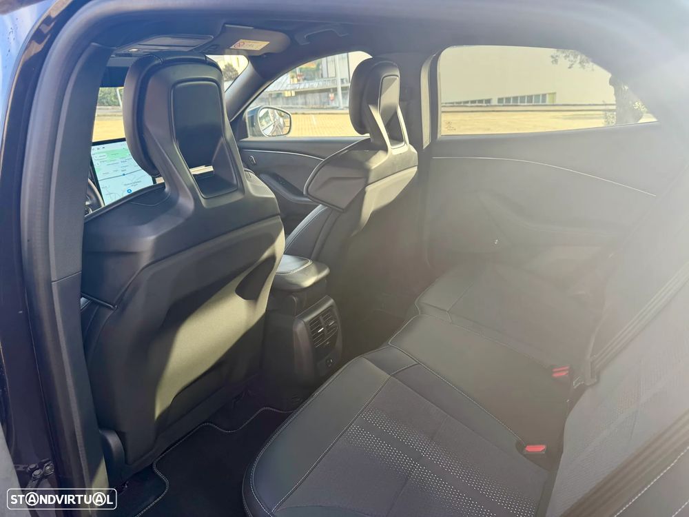 Ford Mustang Mach-E AWD GT - 23