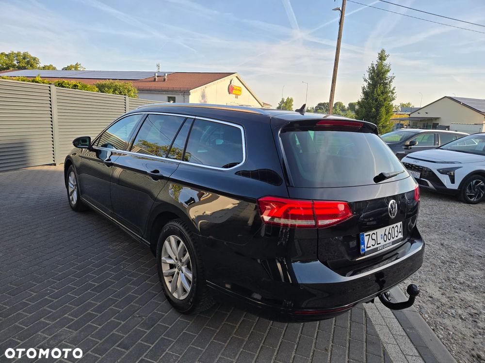 Volkswagen Passat 2.0 TDI SCR DSG Comfortline - 11