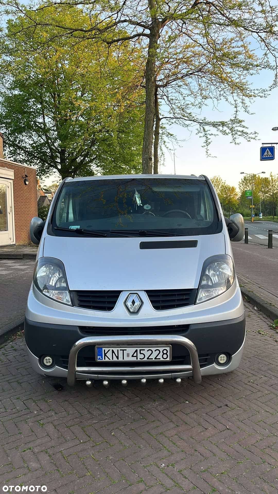 Renault Trafic - 1