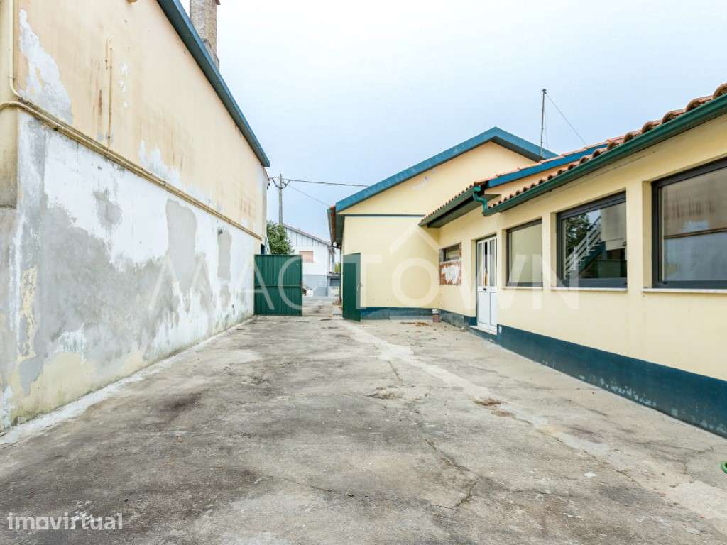 Moradia Térrea com Terreno e Garagem - Uma Oportunidade Única perto... - Grande imagem: 5/25