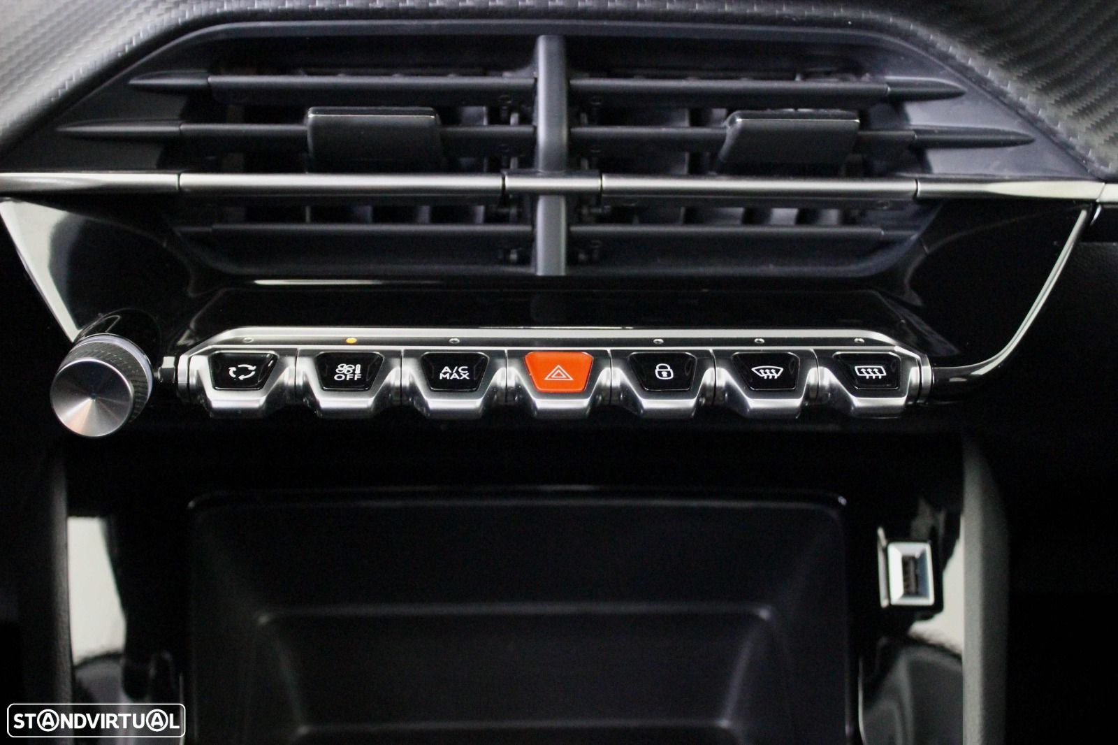 Peugeot 208 - 26