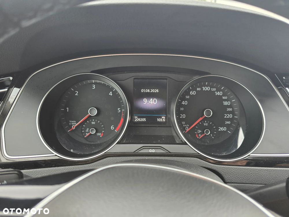 Volkswagen Passat 2.0 TDI SCR Highline - 4