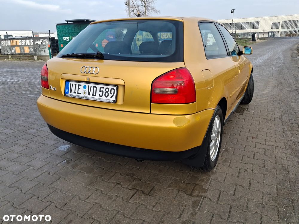 Audi A3 3-drzwiowe 1.6 Ambition - 3