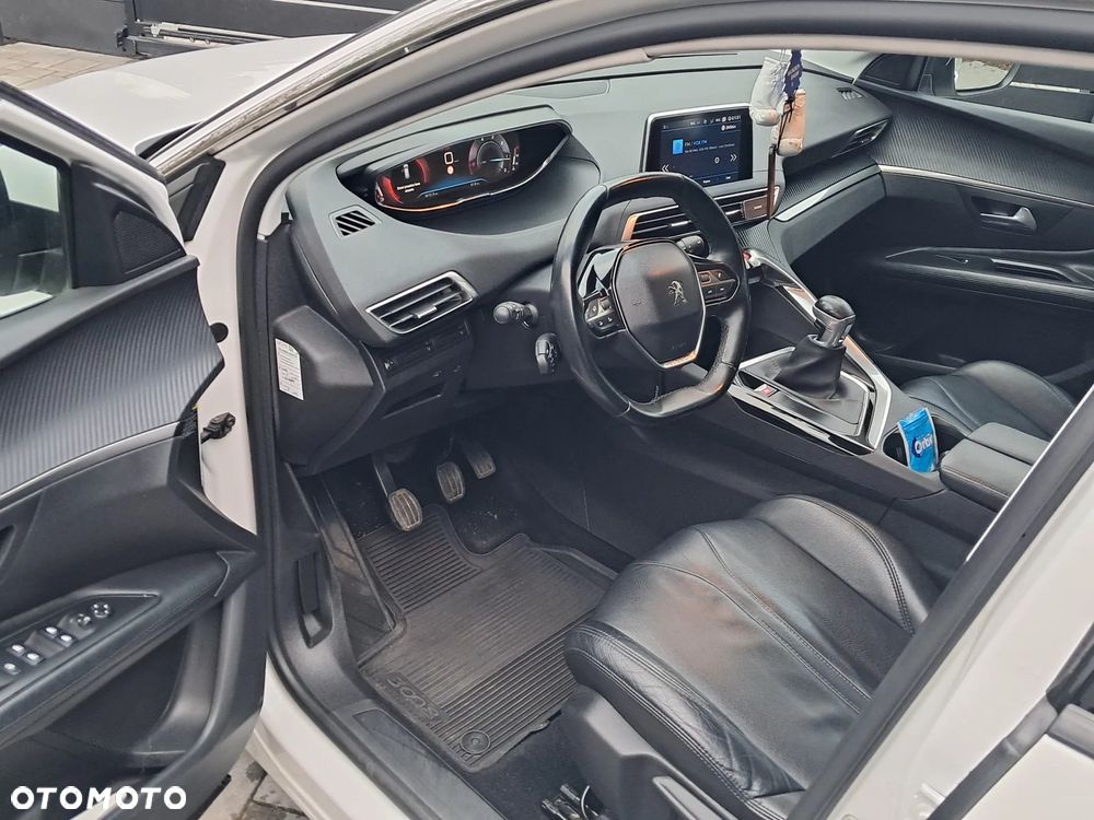 Peugeot 3008 1.5 BlueHDi Active S&S - 11