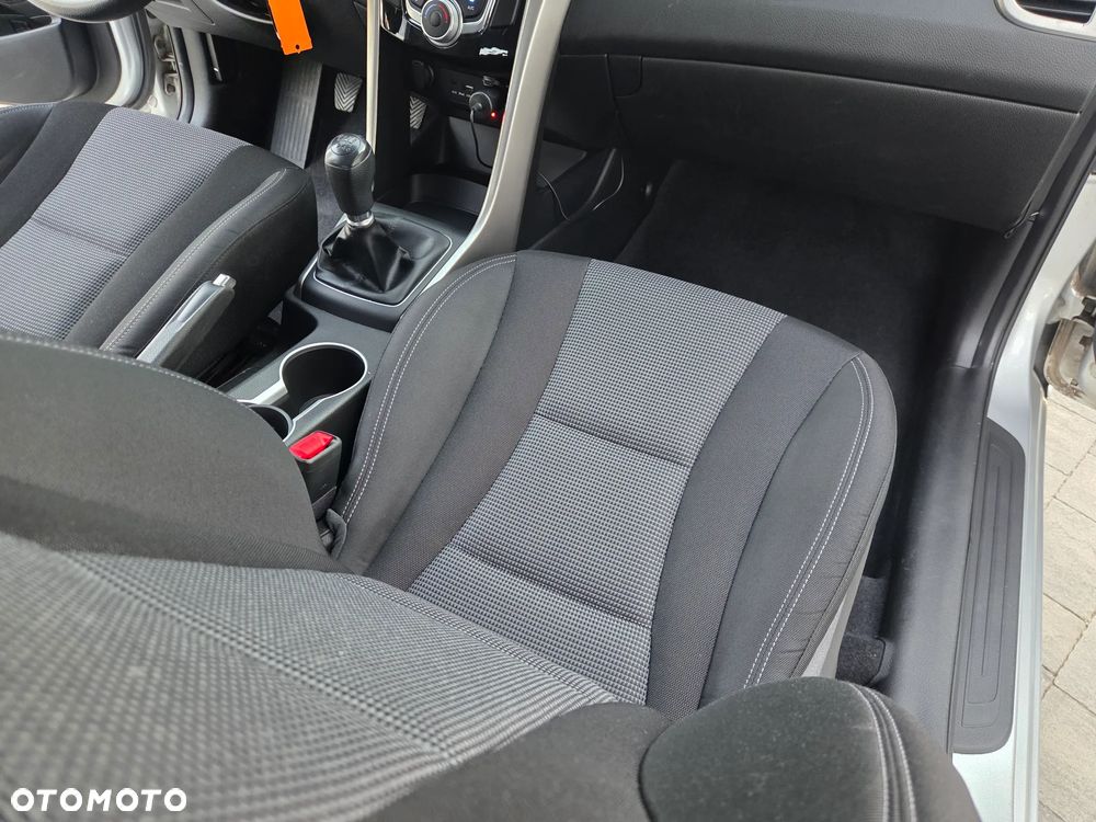 Hyundai i30 blue 1.6 CRDi Trend - 17