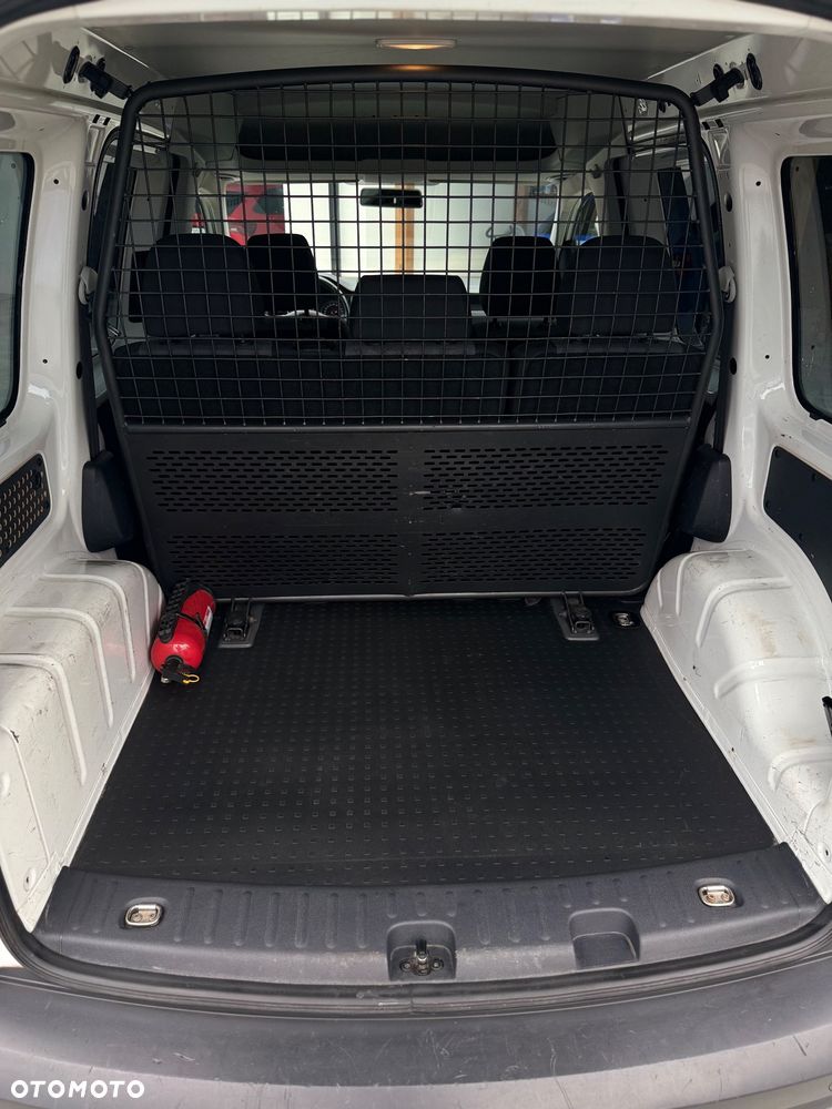 Volkswagen Caddy 2.0 TDI Comfortline - 27