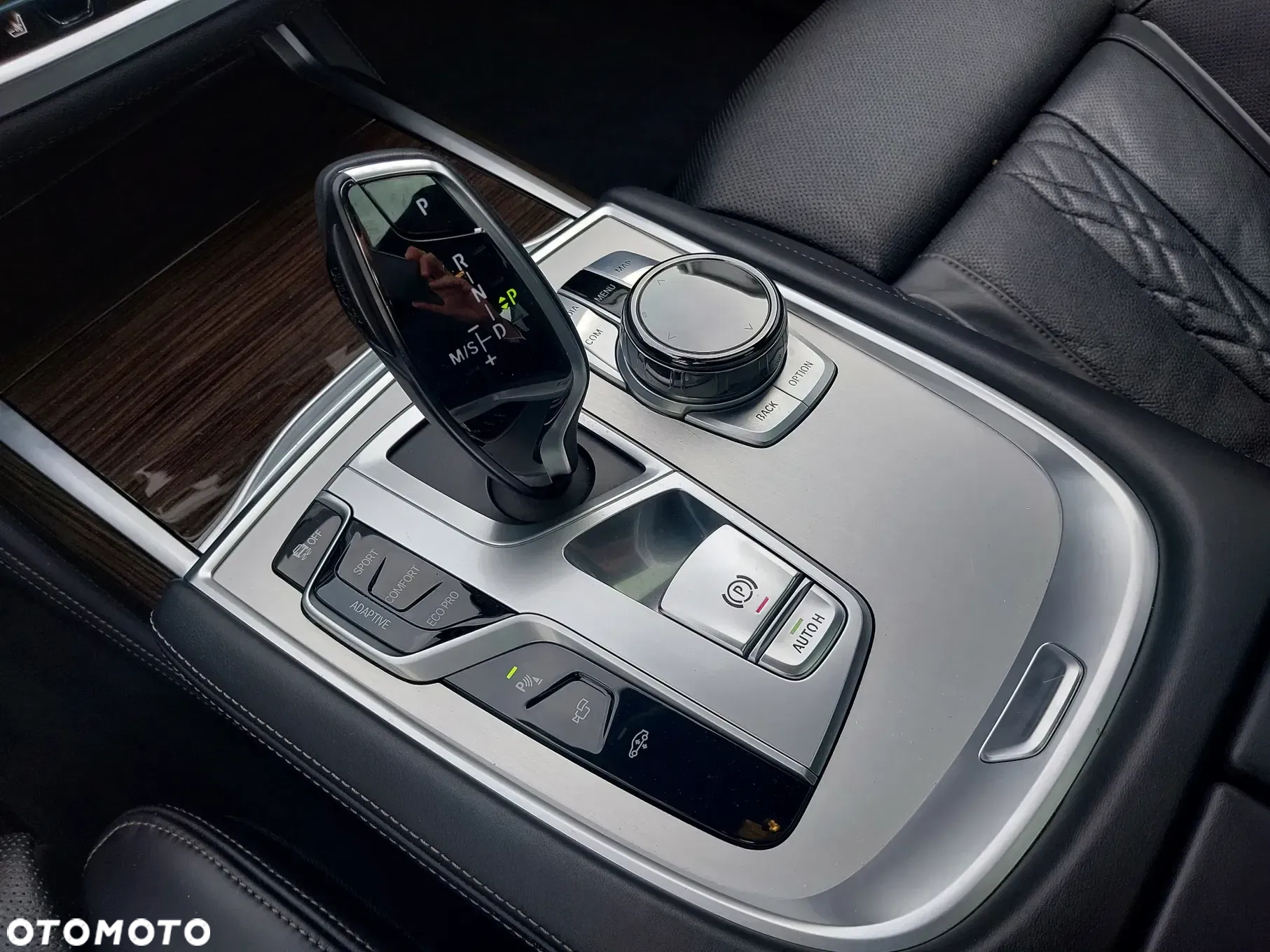 BMW Seria 7 750i xDrive - 13