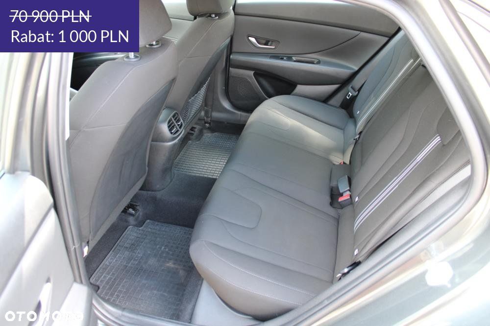 Hyundai Elantra - 11