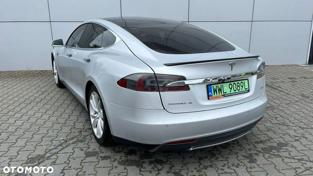 Tesla Model S D - 9