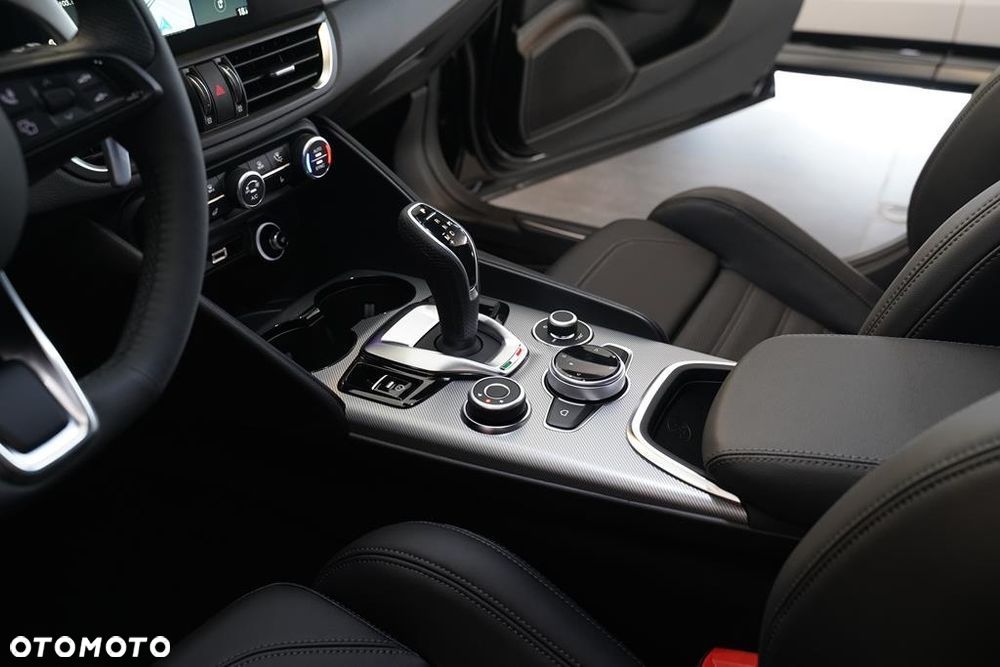 Alfa Romeo Giulia 2.0 Turbo Veloce Q4 - 21