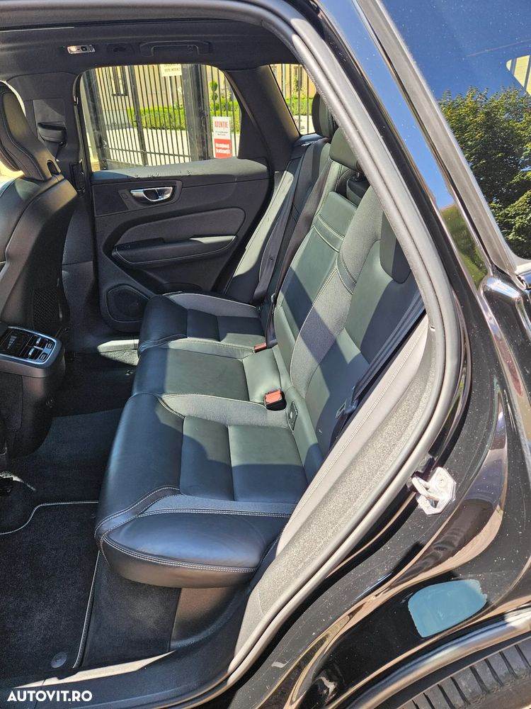 Volvo XC 60 D4 R-Design - 12