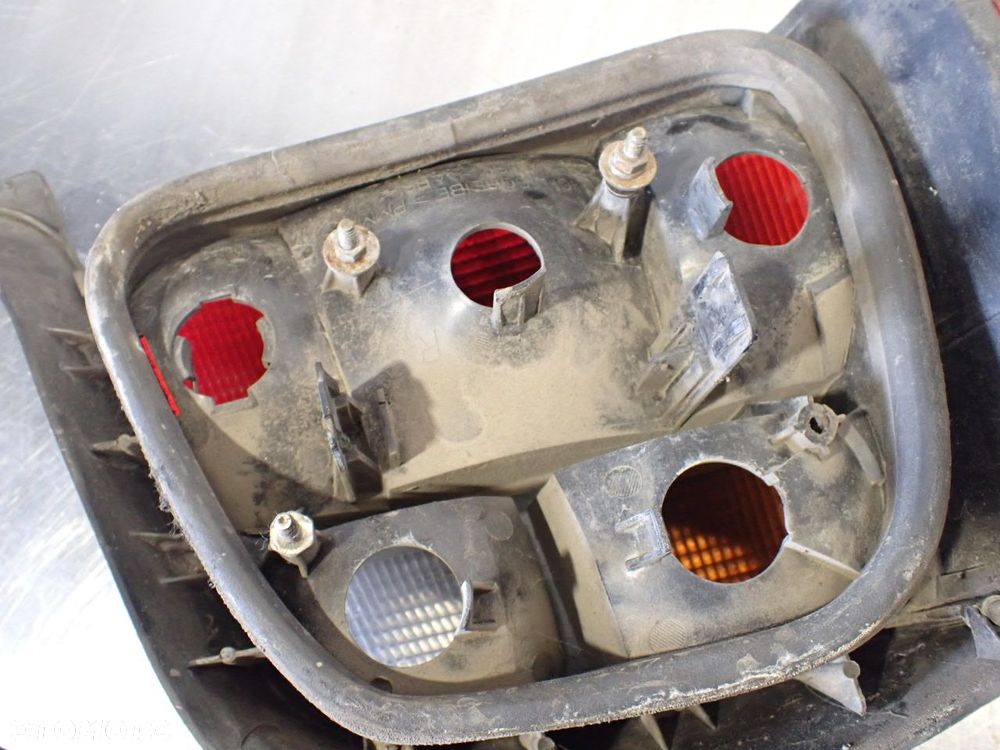 LAMPA PRAWA TYLNA BMW E36 318 TDS KOMBI 1.7 8371936  8371938 - 8