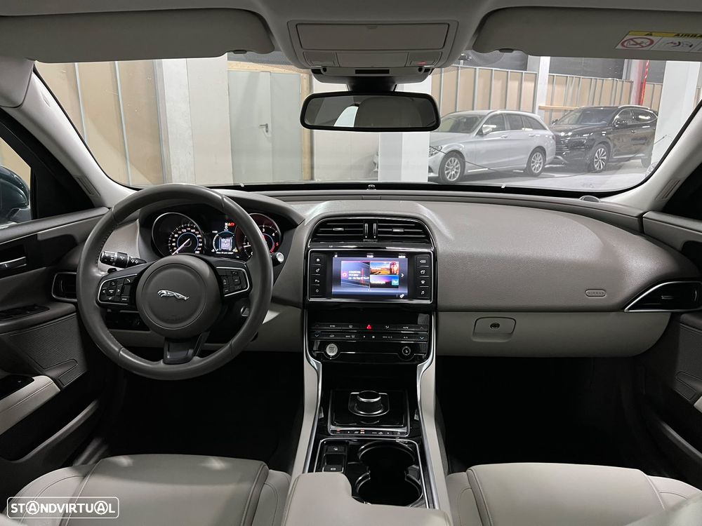 Jaguar XE 2.0 D Portfolio Aut. - 18