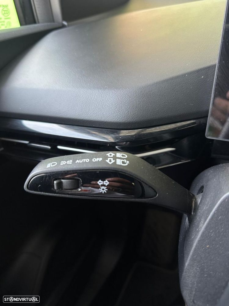 MG MG4 64 kWh Luxury - 11