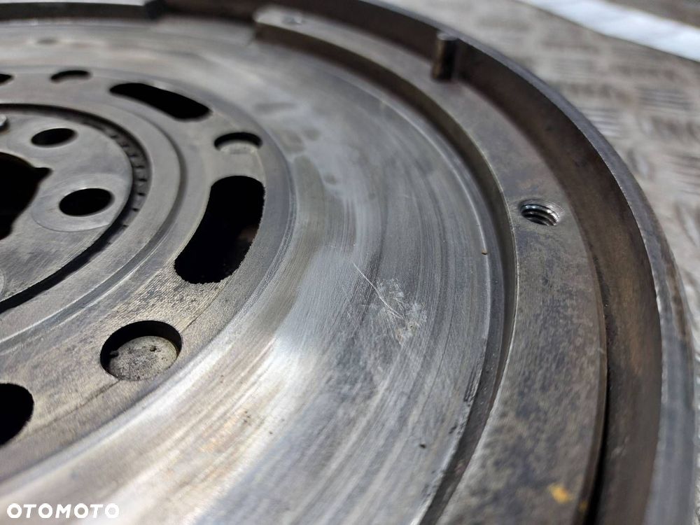 KOŁO DWUMASOWE DO REGENERACJI AUDI A4 B5 1.8 T AEB - 2