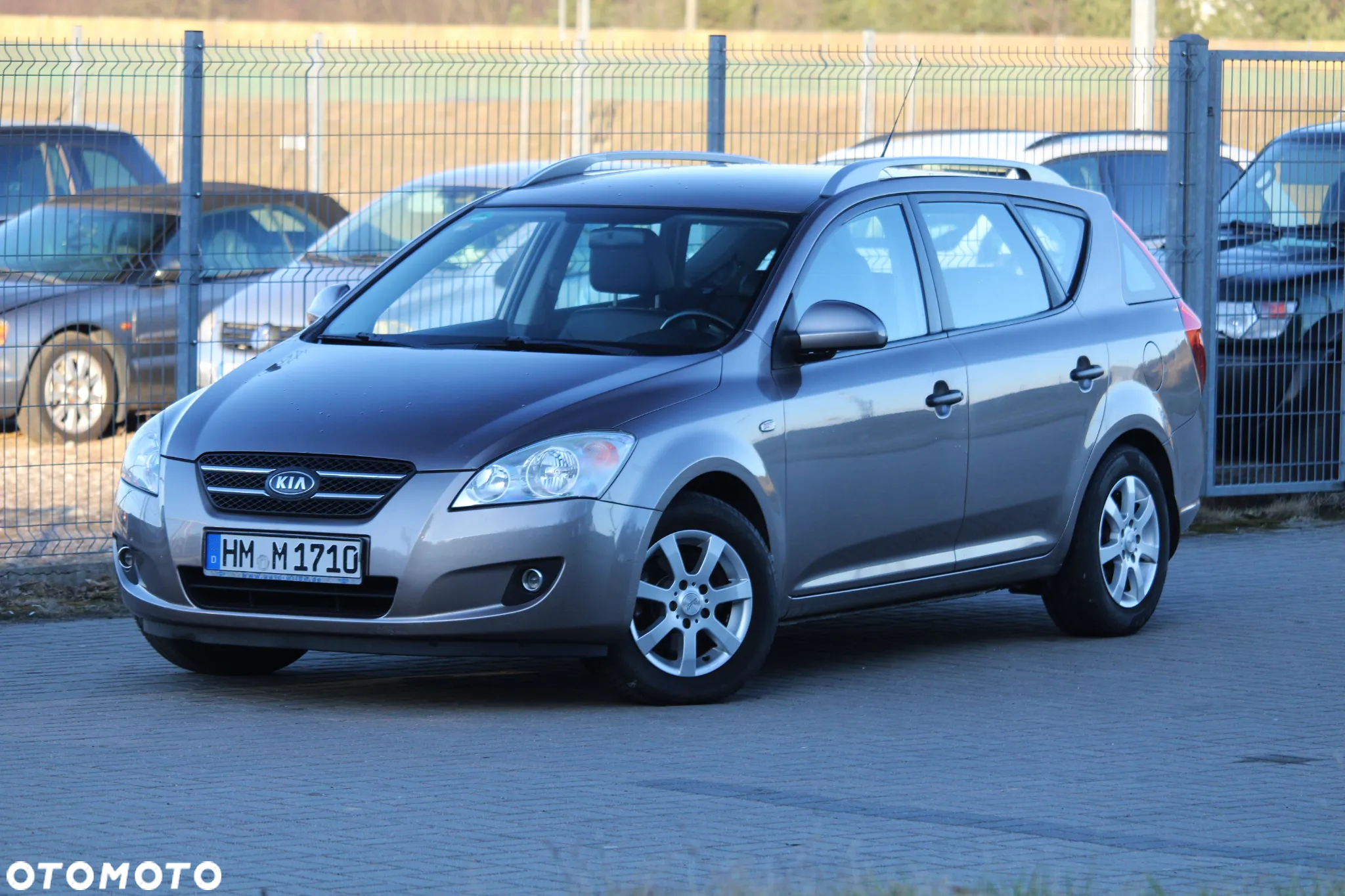 Kia Ceed - 8