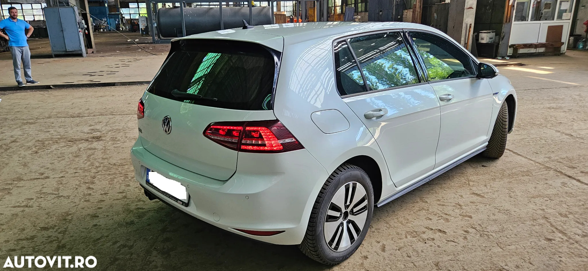 Volkswagen Golf - 11