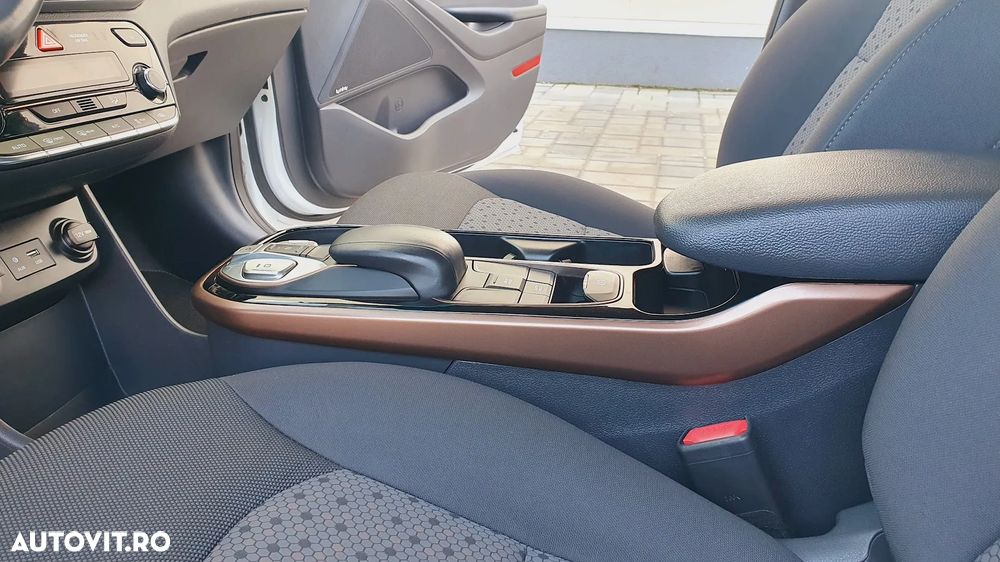 Hyundai IONIQ 120CP Exclusive - 12