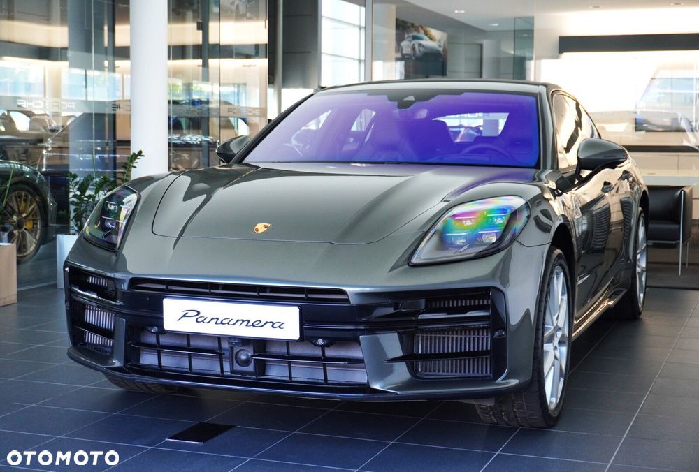 Porsche Panamera - 4