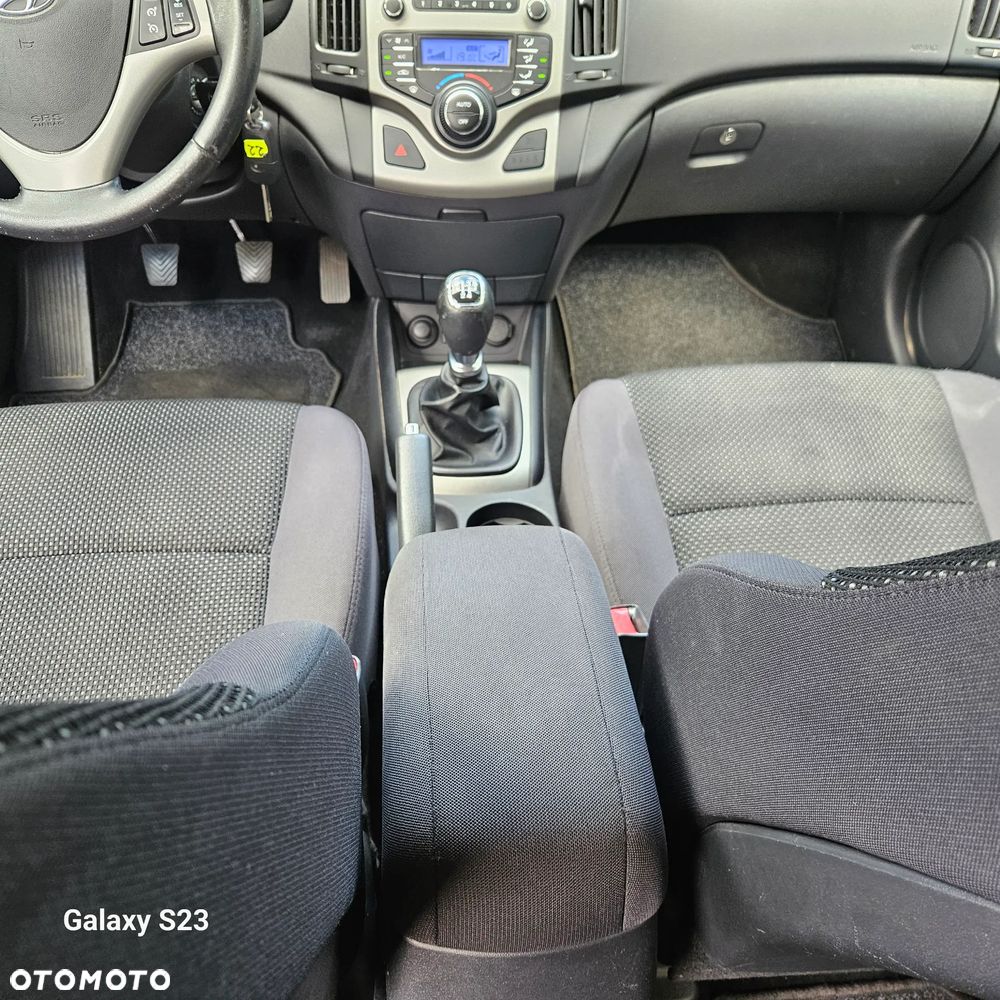 Hyundai i30 i30cw 1.4 blue Comfort - 23