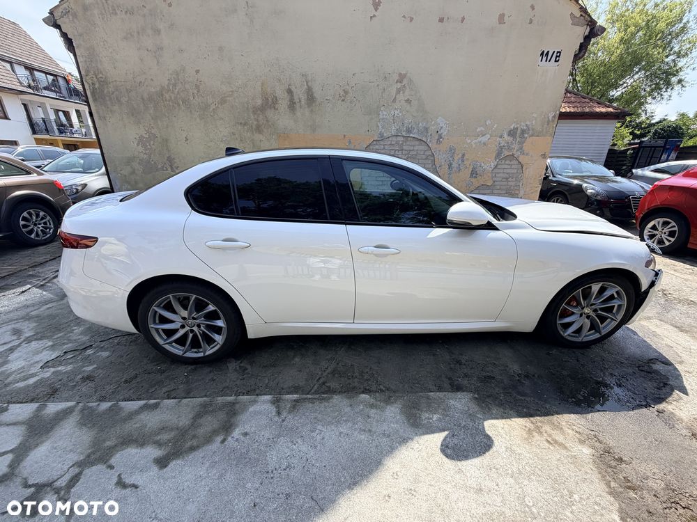 Alfa Romeo Giulia 2.0 Turbo 16V AT8 - 6
