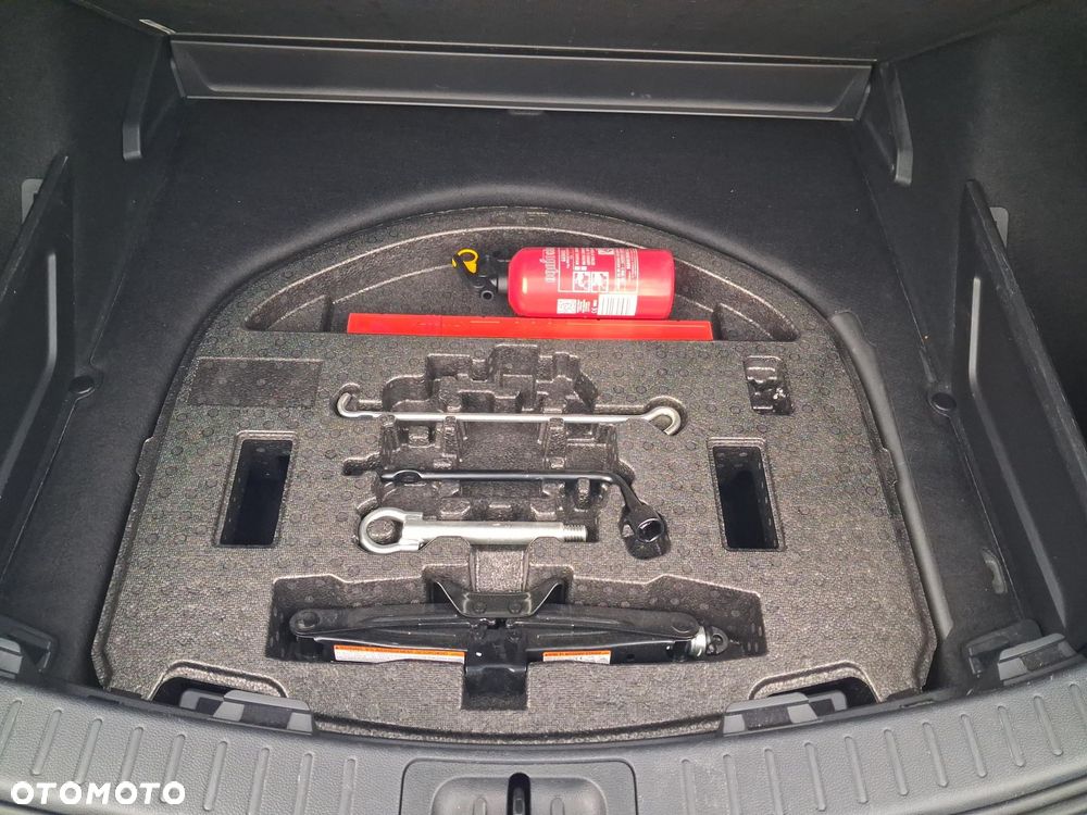 Toyota Corolla 1.8 Hybrid Comfort - 13