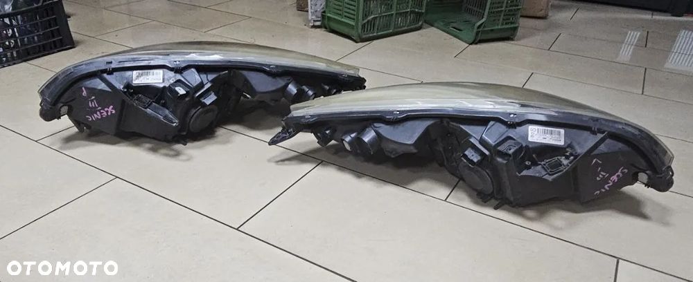 Lampa przednia / przód prawa / Renault Scenic III - 3